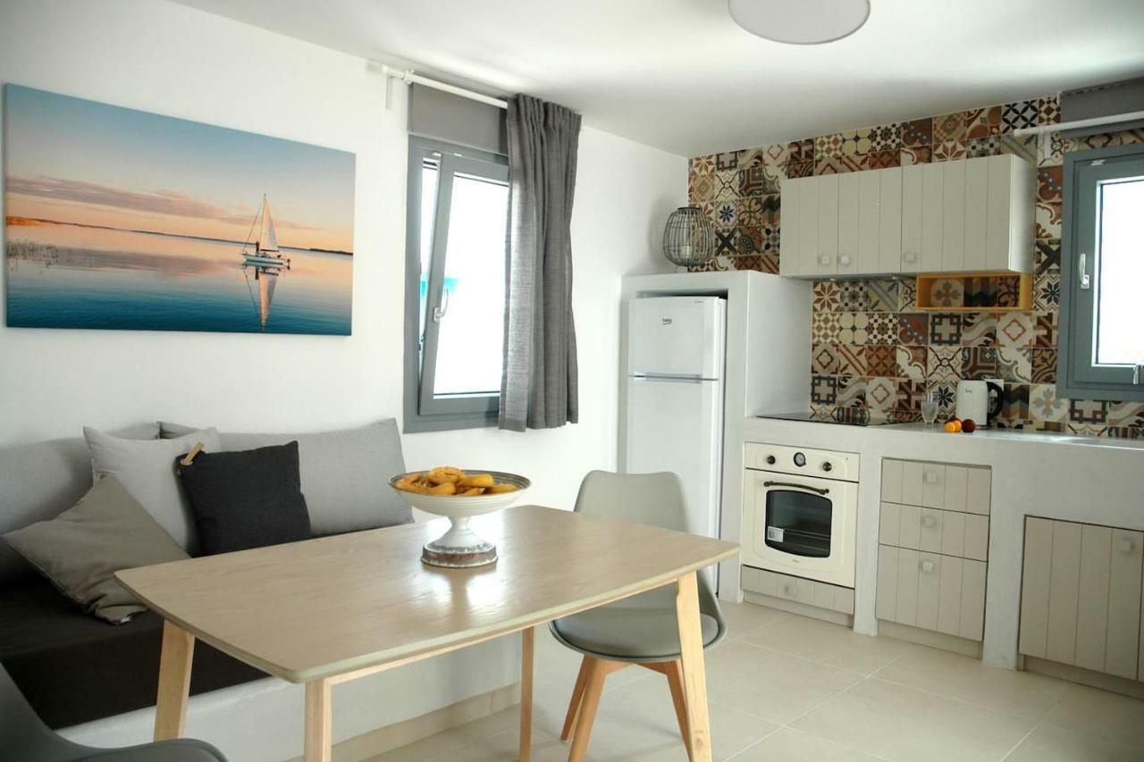 Kalypso House Villa Pera Gyalos Ngoại thất bức ảnh