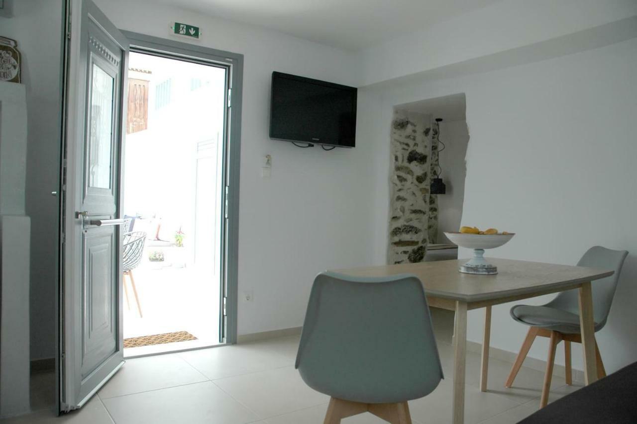 Kalypso House Villa Pera Gyalos Ngoại thất bức ảnh