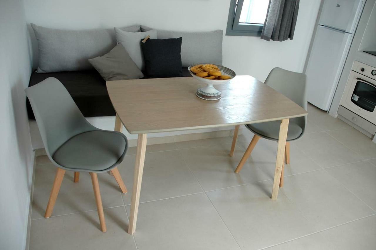 Kalypso House Villa Pera Gyalos Ngoại thất bức ảnh